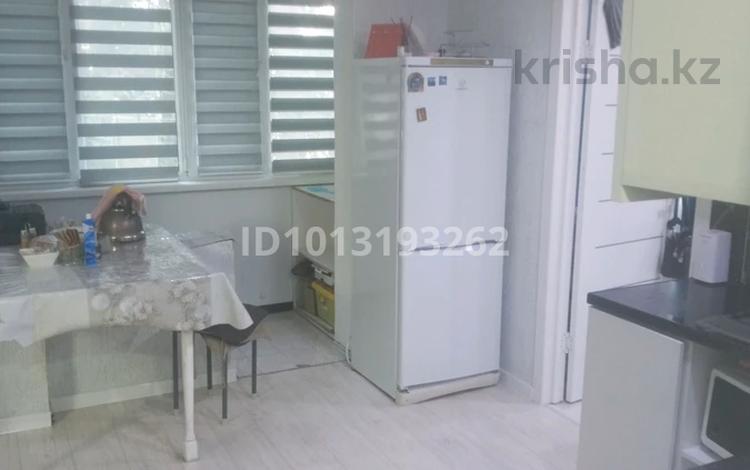 2-комнатная квартира · 53 м² · 2/5 этаж, мкр Северо-Восток 15/1 за 180 000 ₸ в Уральске — фото 4