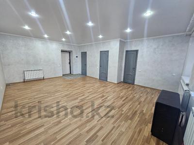 1-комнатная квартира, 44 м², 1/9 этаж, Жамбыла за 19.4 млн 〒 в Петропавловске