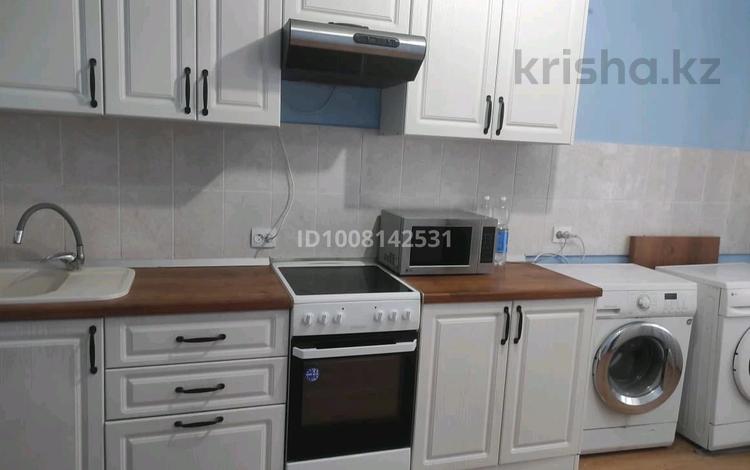 2-комнатная квартира · 62 м² · 8/10 этаж, Сыганак 64/1 за 250 000 ₸ в Астане, Есильский р-н — фото 2