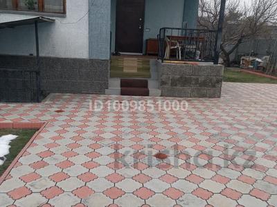 Отдельный дом · 4 комнаты · 210 м² · 9 сот., мкр Акбулак 31 — Саина Рыскулова за 160 млн ₸ в Алматы, Алатауский р-н