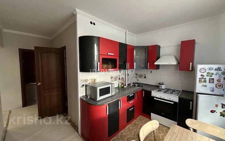 3-комнатная квартира · 70 м² · 5/9 этаж, 5 мкр 8 д за 250 000 ₸ в Аксае — фото 2