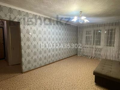 2-бөлмелі пәтер · 44.5 м² · 3/5 қабат, Майкудук, 13й микрорайон 4, бағасы: 9 млн ₸ в Караганде, Алихана Бокейханова р-н