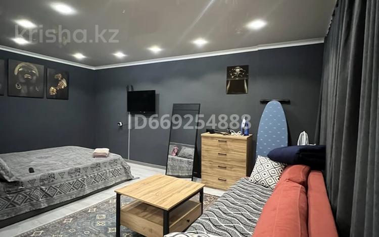 1-комнатная квартира · 38 м² · 2/5 этаж, Виноградова 10 за 16 000 ₸ в Усть-Каменогорске — фото 356