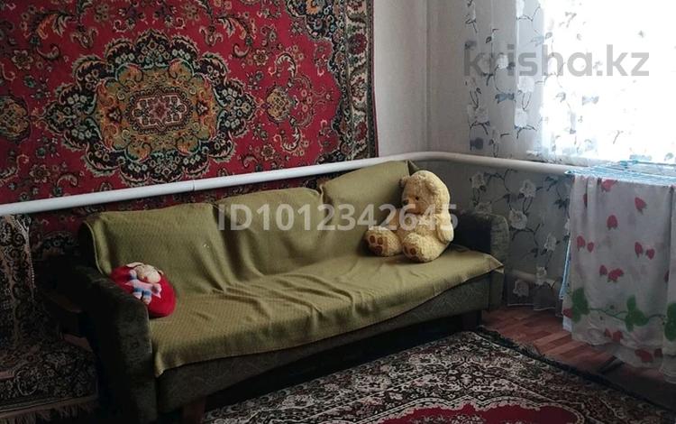 3-бөлмелі пәтер · 52.9 м² · 2/2 қабат, Абая 1, бағасы: 4.8 млн ₸ в Большом Чагане — фото 2