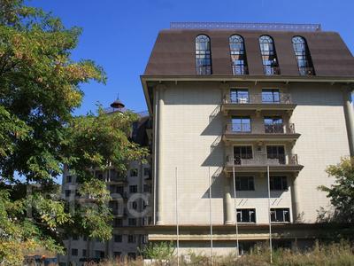 3-комнатная квартира · 123.2 м², Омаровой 35/1 за ~ 94.2 млн 〒 в Алматы, Медеуский р-н