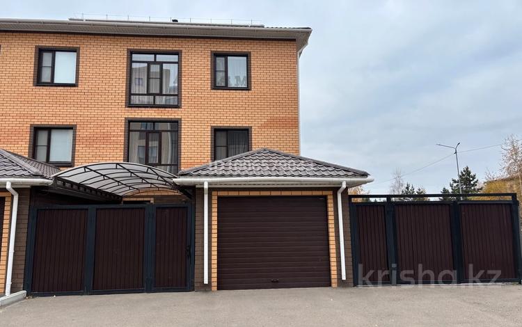 5-бөлмелі пәтер · 208 м² · 1/3 қабат, Янко 18 — Тлеулина, бағасы: 90 млн ₸ в Кокшетау — фото 14
