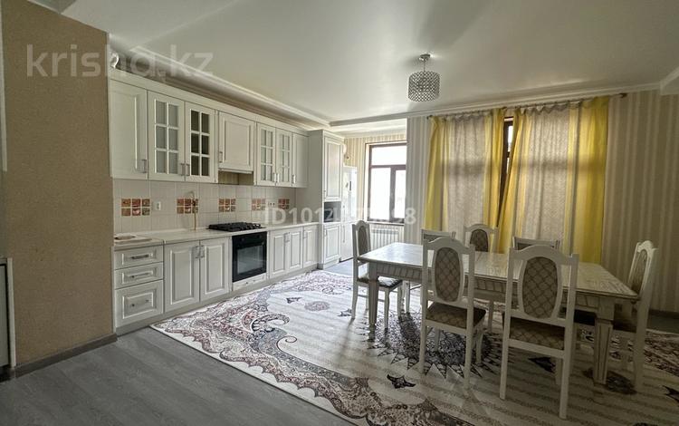 4-комнатная квартира · 146 м² · 1/11 этаж, 17-й мкр 18 за 400 000 ₸ в Актау — фото 2