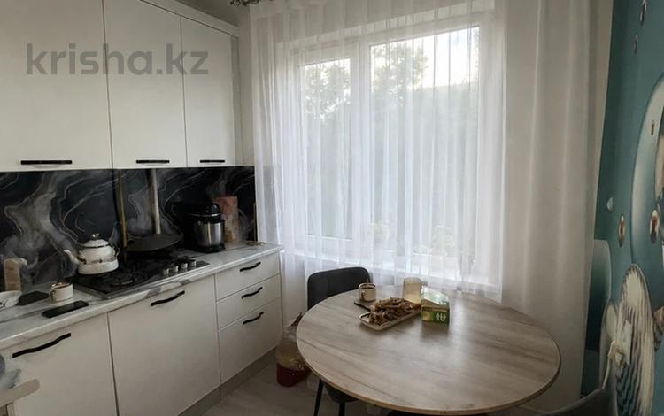 3-комнатная квартира · 48.1 м² · 2/5 этаж, Матросова за 14.5 млн ₸ в Уральске — фото 2