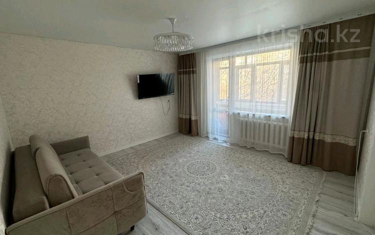 3-комнатная квартира · 66 м² · 4/9 этаж, Степной - 2 4/3 за 25.3 млн 〒 в Караганде, Казыбек би р-н — фото 2
