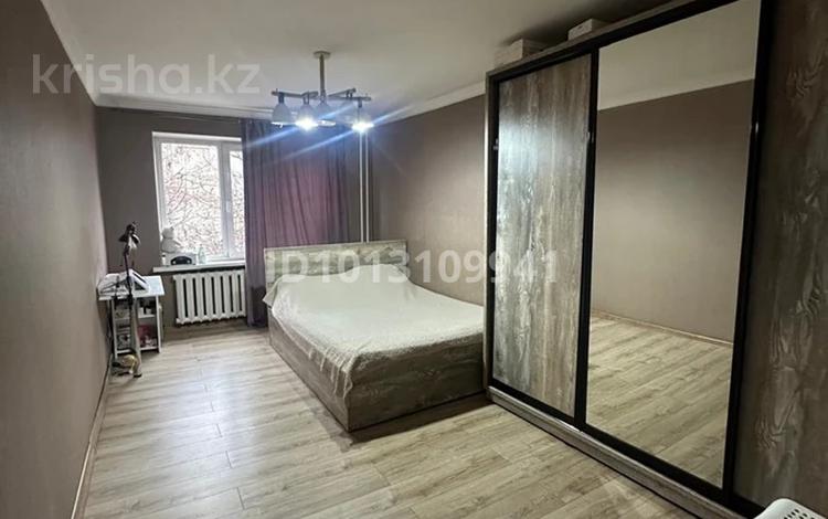 3-комнатная квартира · 62 м² · 3/5 этаж, мкр Аксай-3 — Ул.Толе би уг.Момышулы за 300 000 ₸ в Алматы, Ауэзовский р-н — фото 2