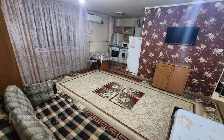 1-комнатная квартира · 30 м² · 2/3 этаж, Байтурсынова 9 — Тауке хана за 10 000 ₸ в Шымкенте, Аль-Фарабийский р-н — фото 2