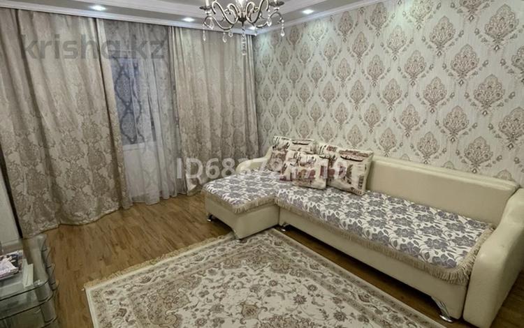 2-комнатная квартира, 70 м² посуточно, мкр Мамыр-1 за 17 000 〒 в Алматы, Ауэзовский р-н — фото 2