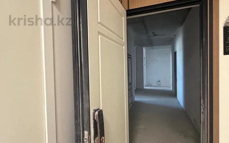 4-комнатная квартира · 140 м² · 3/9 этаж, мкр Сары Арка, Жарбосынова 69 за 80 млн ₸ в Атырау — фото 2