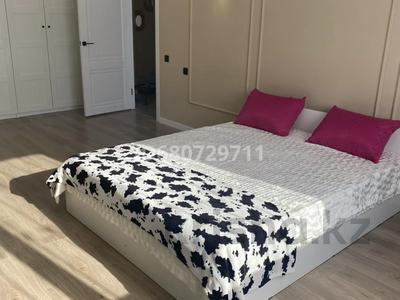 1-бөлмелі пәтер, 80 м², 1/5 қабат тәулігіне, мкр Астана 43, бағасы: 12 000 〒 в Уральске, мкр Астана