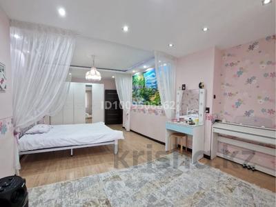 4-комнатная квартира · 170 м² · 2/7 этаж, Алия Молдагулова 50В — Возле Капитал плазы за 78 млн ₸ в Актобе