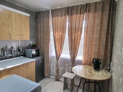 2-комнатная квартира · 48 м² · 1/3 этаж, Сатпаева 66 кв 13 — Кафе "Ахмад" за 16 000 ₸ в Жезказгане