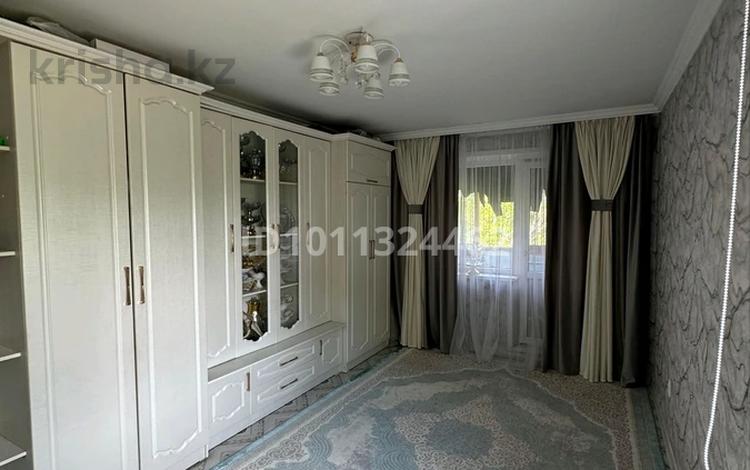 3-комнатная квартира · 62.5 м² · 4/5 этаж, Майкудук, Майкудук, 13й микрорайон 30 за 13.5 млн ₸ в Караганде, Алихана Бокейханова р-н — фото 2