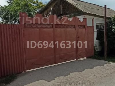 Отдельный дом · 3 комнаты · 70 м² · 4.6 сот., 2 пер бурыл 19 за 21 млн ₸ в Таразе