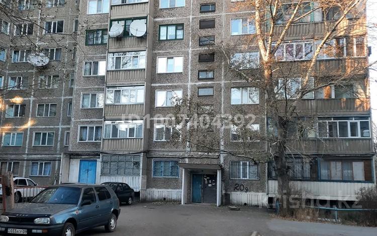 1-комнатная квартира · 35 м² · 1/9 этаж, Майкудук, Майкудук, 11а микрорайон — Ласточка за 7.5 млн 〒 в Караганде, Алихана Бокейханова р-н — фото 2