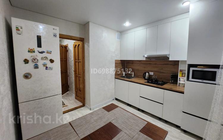 2-комнатная квартира · 52 м² · 5/9 этаж, мкр Кунаева за 200 000 ₸ в Уральске — фото 2