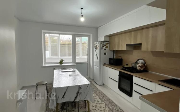 2-комнатная квартира · 75.4 м² · 1/6 этаж, демократическая 44 за 28 млн 〒 в Уральске — фото 2