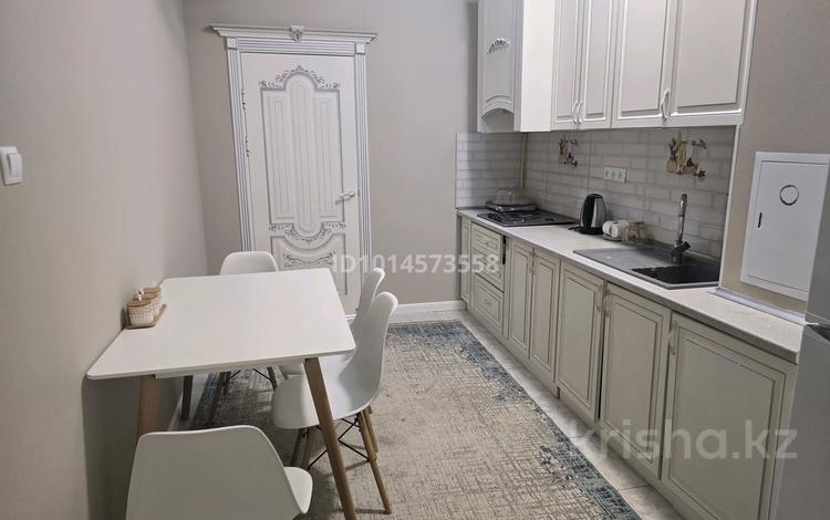 2-комнатная квартира · 62 м² · 4/12 этаж, 16-й мкр 50 за 12 000 ₸ в Актау — фото 2
