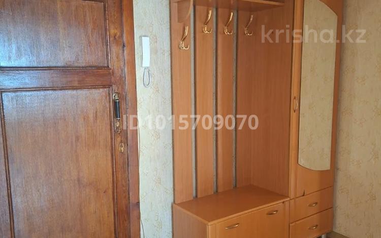 2-комнатная квартира · 54 м² · 2/5 этаж, 15 мкрн — Океан рядом М.Әуезов парк G cinema кинотеатр за 150 000 ₸ в Семее — фото 2