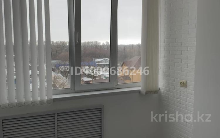 1-бөлмелі пәтер · 50 м² · 5/5 қабат, Герольда-Бельгеря 74/2, бағасы: 16 млн ₸ в Уральске — фото 7