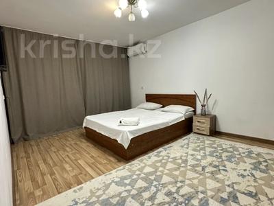 1-бөлмелі пәтер · 42 м² · 1/5 қабат, 2 ш/а. 290/1, бағасы: 10 000 ₸ в Актобе, мкр 8
