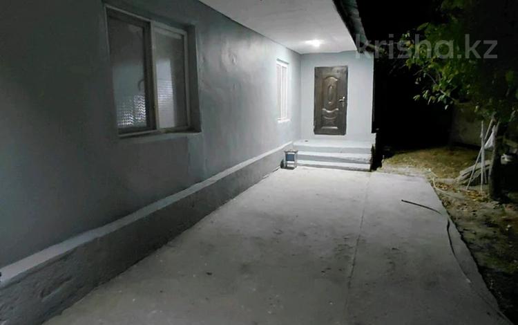 Отдельный дом · 2 комнаты · 78 м² · 8 сот., мкр Азат 100 за 80 000 ₸ в Шымкенте, Енбекшинский р-н — фото 2