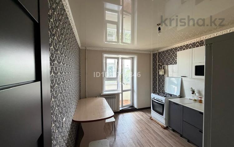 1-комнатная квартира · 46 м² · 6/10 этаж, мкр Кунаева — Кунаева за 160 000 ₸ в Уральске — фото 2