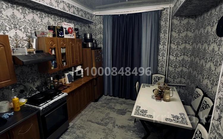 3-бөлмелі пәтер · 90 м² · 1/2 қабат, М.Ауэзова 31 — Около коммунального рынка в центре города Абай, бағасы: 17 млн 〒 — фото 2