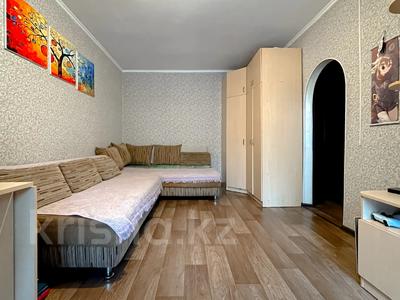 1-комнатная квартира · 33 м² · 3/3 этаж, Ораза Жандосова 13 за 25 млн 〒 в Алматы, Бостандыкский р-н