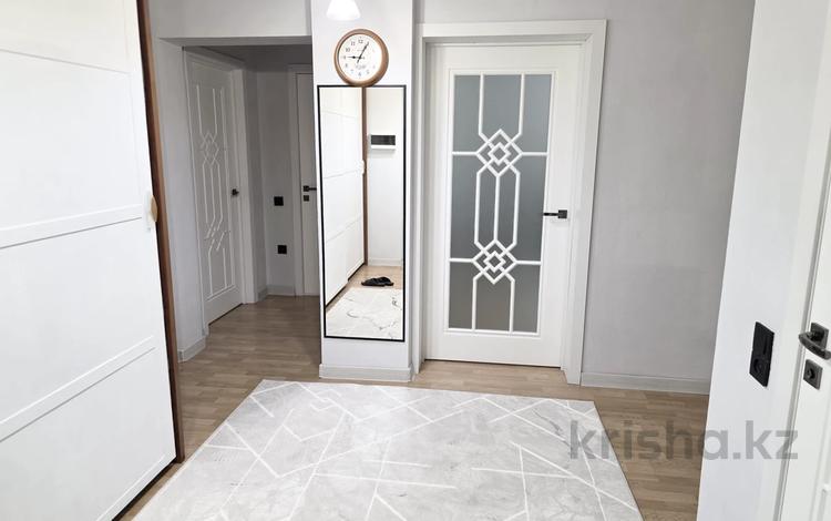 3-комнатная квартира · 75.1 м² · 2/9 этаж, мкр Мамыр-4 302 за 73 млн ₸ в Алматы, Ауэзовский р-н — фото 2