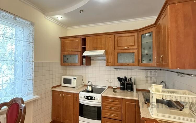 4-бөлмелі пәтер · 78 м² · 3/9 қабат, Самал 2, бағасы: 450 000 ₸ в Алматы, Медеуский р-н — фото 2