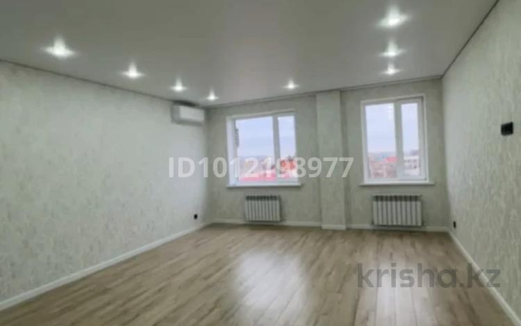 3-бөлмелі пәтер · 109.6 м² · 5/6 қабат, мкр Астана 44/А, бағасы: 53 млн ₸ в Уральске — фото 2