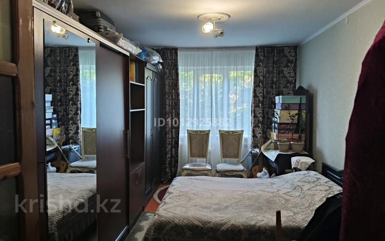 3-бөлмелі пәтер · 61.8 м² · 3/5 қабат, мкр Каратау 22, бағасы: 20 млн ₸ в Таразе — фото 2