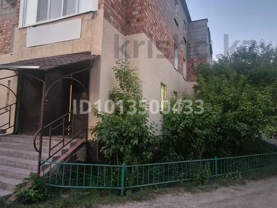 Свободное назначение, офисы, магазины и бутики, склады, салоны красоты, медцентры и аптеки, образование, развлечения, кабинеты и рабочие места, студии · 22 м² за 200 000 ₸ в Астане, Алматы р-н