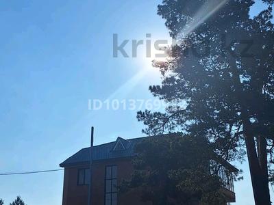 Отдельный дом · 6 комнат · 180 м² · 10 сот., Ремзаводская 27/1 — Сосновый бор за 99 млн ₸ в Акколе