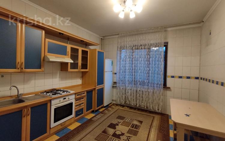 3-комнатная квартира, 82 м², 2/9 этаж помесячно, мкр Жетысу-2