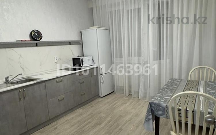 1-комнатная квартира · 42 м² · 2/9 этаж, есенберлина 50 за 20 млн ₸ в Усть-Каменогорске — фото 2