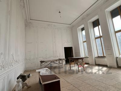 Жеке үй · 5 бөлме · 920 м² · 20 сот., Оразалина 20, бағасы: 780 млн 〒 в Астане, Алматы р-н