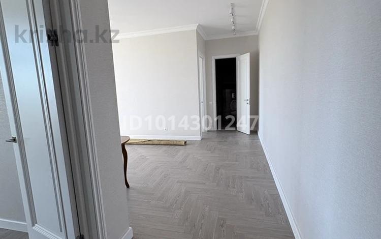 2-комнатная квартира · 63 м² · 3/17 этаж, Райымбек батыр 2 за 390 000 ₸ в Астане, Сарайшык р-н — фото 2