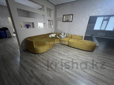 Жеке үй · 5 бөлме · 280 м² · 11 жүзд., Бауырластар 30, бағасы: 47 млн ₸ в Актобе, жилой массив Бауырластар