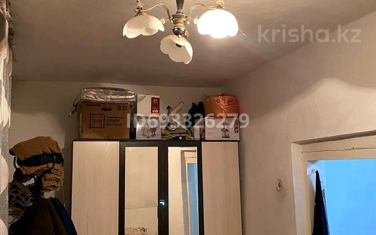 2-комнатная квартира, 32.5 м², 2/2 этаж, Антон Уколов — Гагарин мектеп новый мектеп бар за 4.5 млн 〒 в Таразе — фото 2