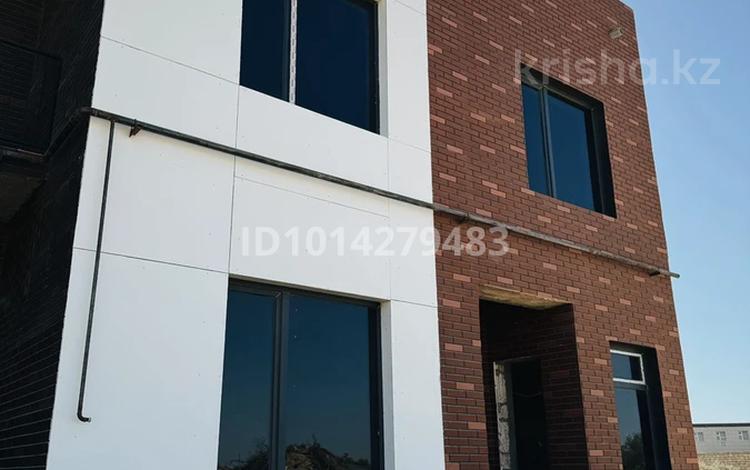 5-бөлмелі пәтер · 207.24 м² · 2/2 қабат, 21-ш/а. 111, бағасы: 30 млн ₸ в Актау, 21-й мкр — фото 2