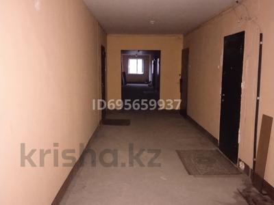 1-комнатная квартира · 30 м² · 2/5 этаж, 117 квартал 5 — 4 дома за 4.7 млн 〒 в Темиртау