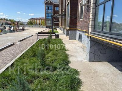 2-бөлмелі пәтер · 76 м² · 2/3 қабат, Жумагалиева 55, бағасы: 23 млн 〒 в Уральске