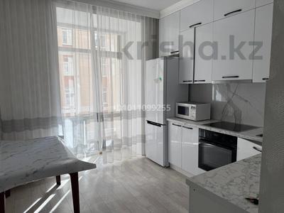 1-комнатная квартира · 42 м² · 2/10 этаж, мкр Новый Город, Микрорайон Байкена Ашимова 21 за 200 000 〒 в Караганде, Казыбек би р-н