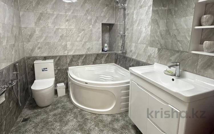 2-комнатная квартира · 52 м² · 2/5 этаж, мкр Михайловка , Крылова 60 — Онкология, Sanad, Divera, Парк за 20 000 ₸ в Караганде, Казыбек би р-н — фото 2